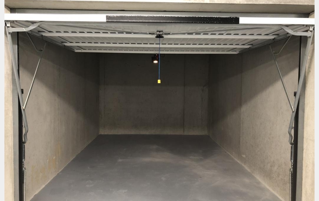 2A IMMOBILIER : Garage / Parking | AJACCIO (20090) | 18 m2 | 130 € 