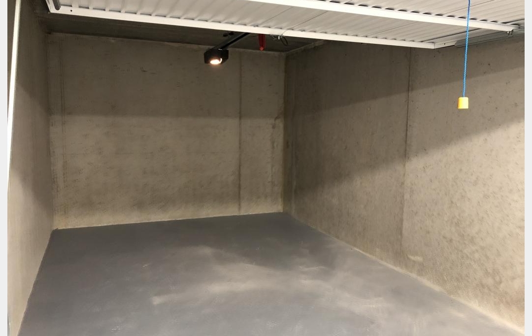 2A IMMOBILIER : Garage / Parking | AJACCIO (20090) | 18 m2 | 130 € 