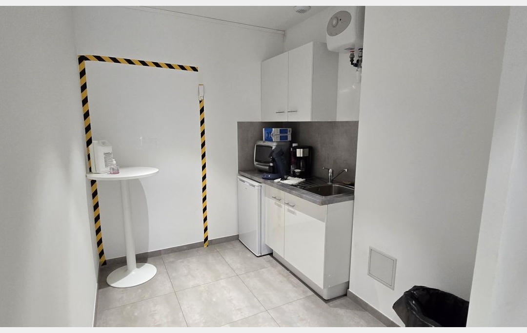 2A IMMOBILIER : Local / Bureau | AJACCIO (20090) | 82 m2 | 1 400 € 