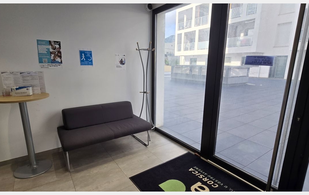 2A IMMOBILIER : Local / Bureau | AJACCIO (20090) | 82 m2 | 1 400 € 