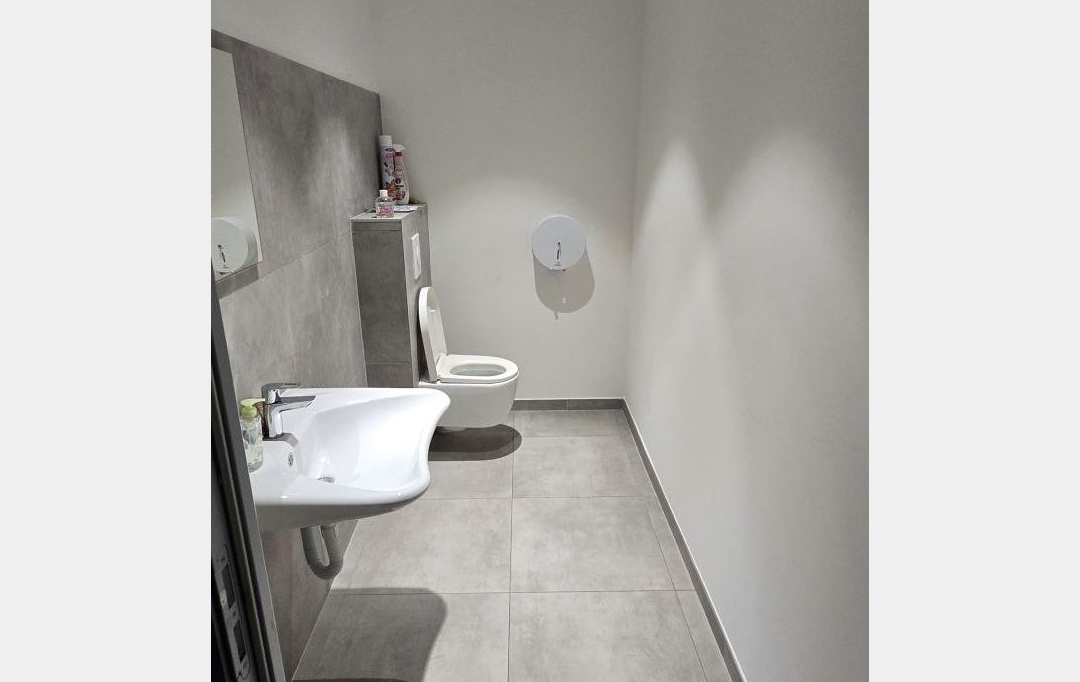 2A IMMOBILIER : Local / Bureau | AJACCIO (20090) | 82 m2 | 1 400 € 