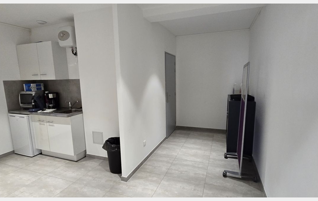 2A IMMOBILIER : Local / Bureau | AJACCIO (20090) | 82 m2 | 1 400 € 