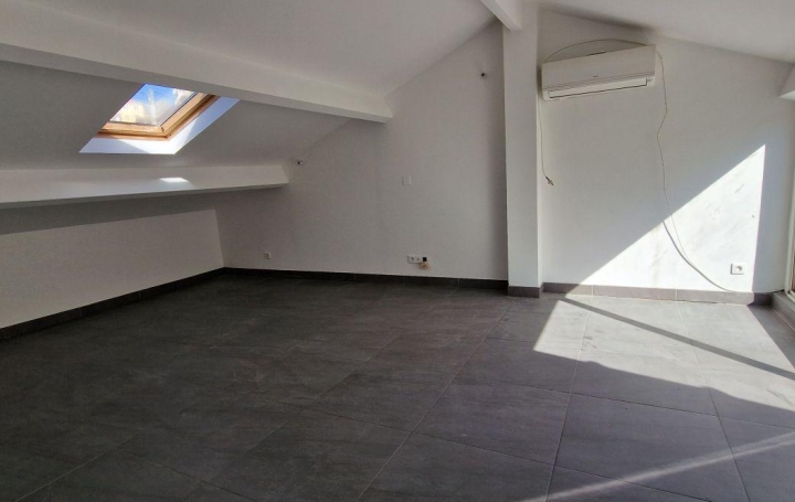 Appartement P2   AJACCIO  25 m2 690 € 