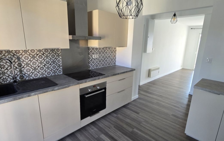 Appartement P3   AJACCIO  55 m2 850 € 